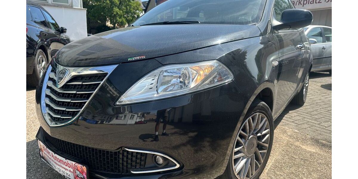 Lancia Ypsilon 83.480 km 5.299 &euro; Düren 52353