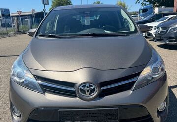 Toyota Verso 107.000 km 8.900 &euro; Alsdorf 52477