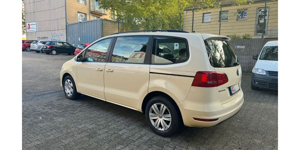 VW Sharan 381.281 km 5.200 &euro; Aachen 52068