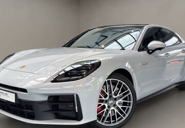 Porsche Panamera 33.109 km 127.700 &euro; Aachen 52068