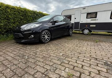 Ford Fiesta 160.000 km 2.500 &euro; selfkant 52538