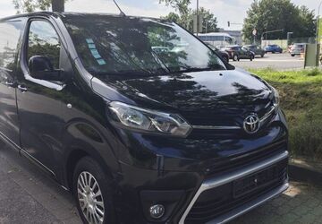 Toyota Proace (Verso) 162.000 km 11.900 &euro; Aachen 52062
