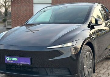 Tesla Model Y 8.500 km 42.500 &euro; Düren 52349