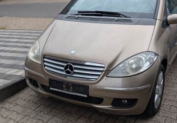 Mercedes-Benz A 180 220.000 km 2.400 &euro; Aachen 52080