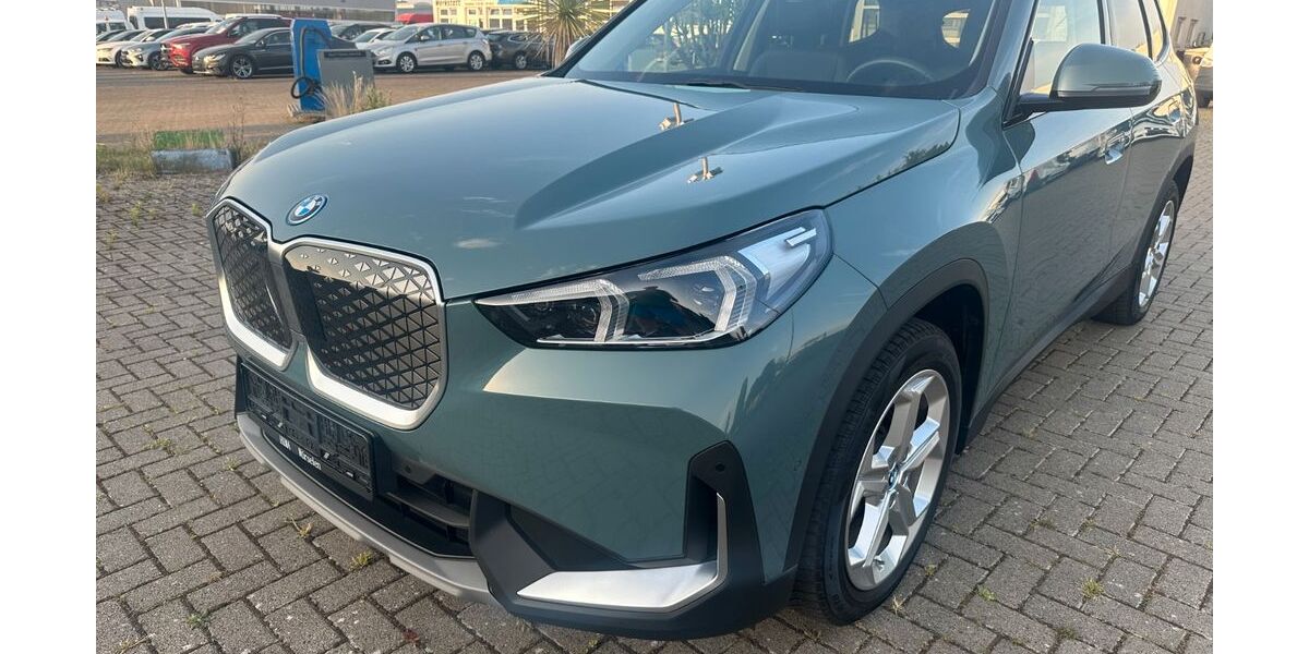 BMW iX1 25.000 km 35.999 &euro; würselen 52146